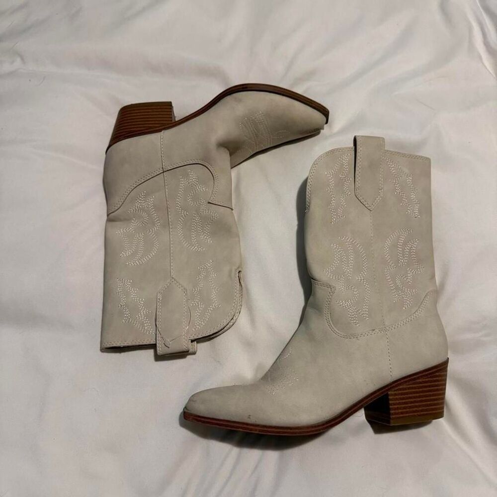 Unbranded Women's Cream and White Boots